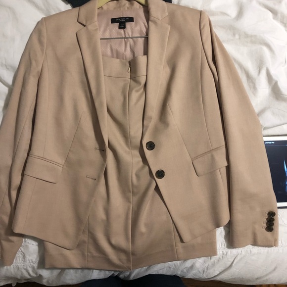 NWOT Ann Taylor Suit - Picture 1 of 2